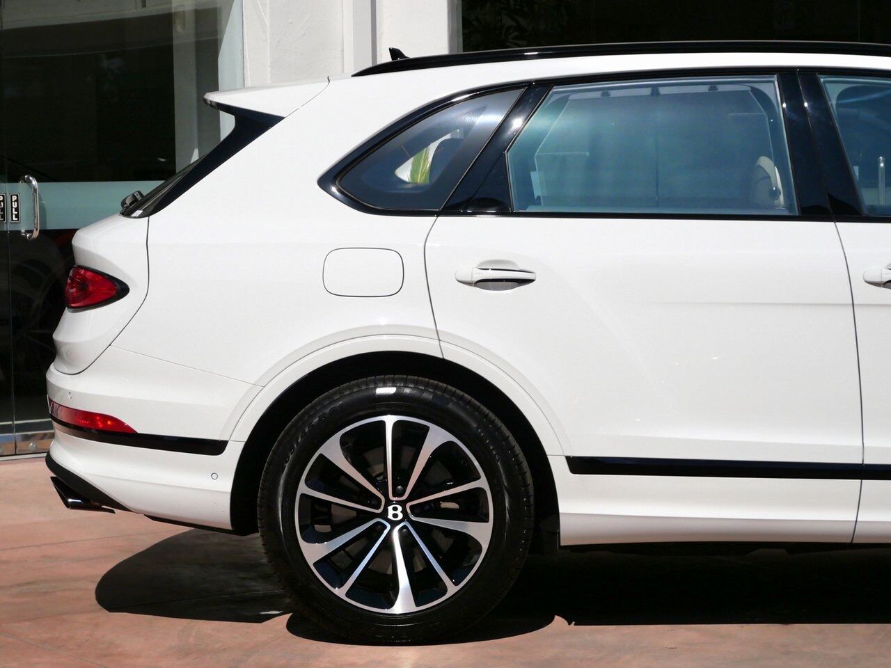 2025 Bentley Bentayga V8 Lawrence KS