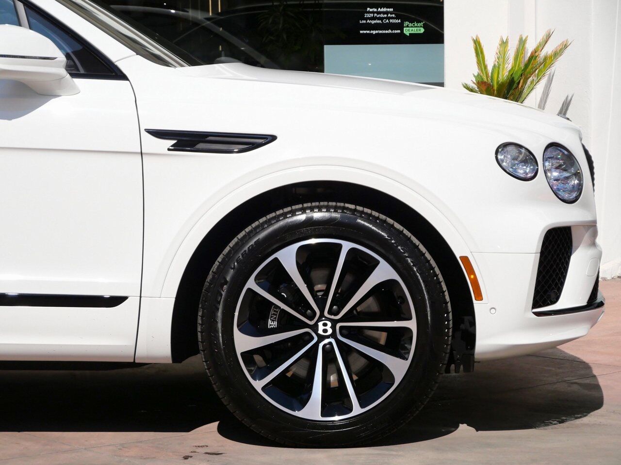 2025 Bentley Bentayga V8 Lawrence KS