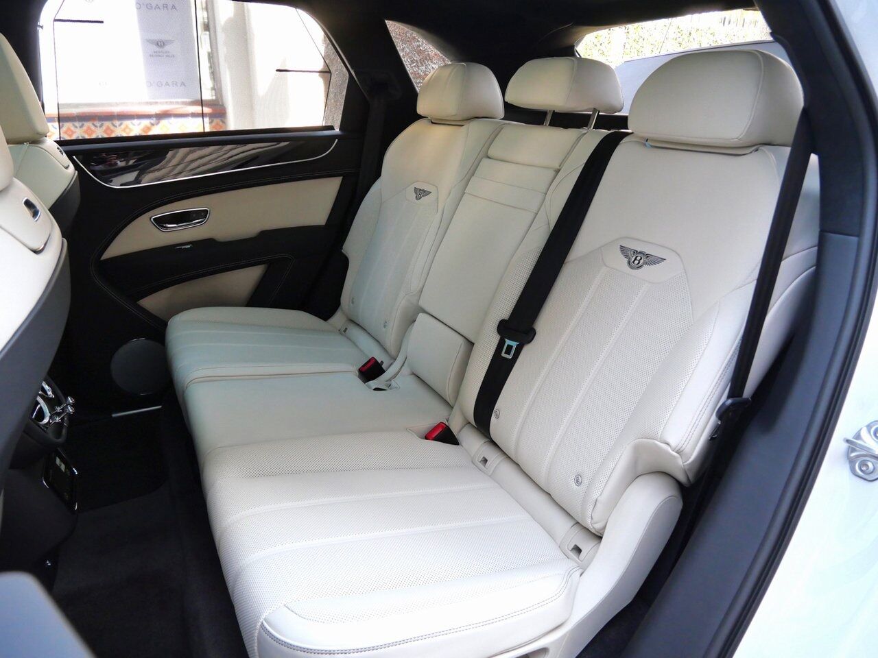 2025 Bentley Bentayga V8 Lawrence KS