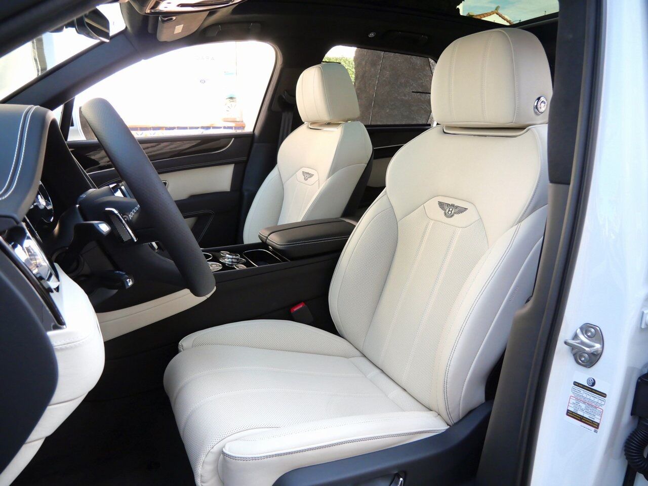 2025 Bentley Bentayga V8