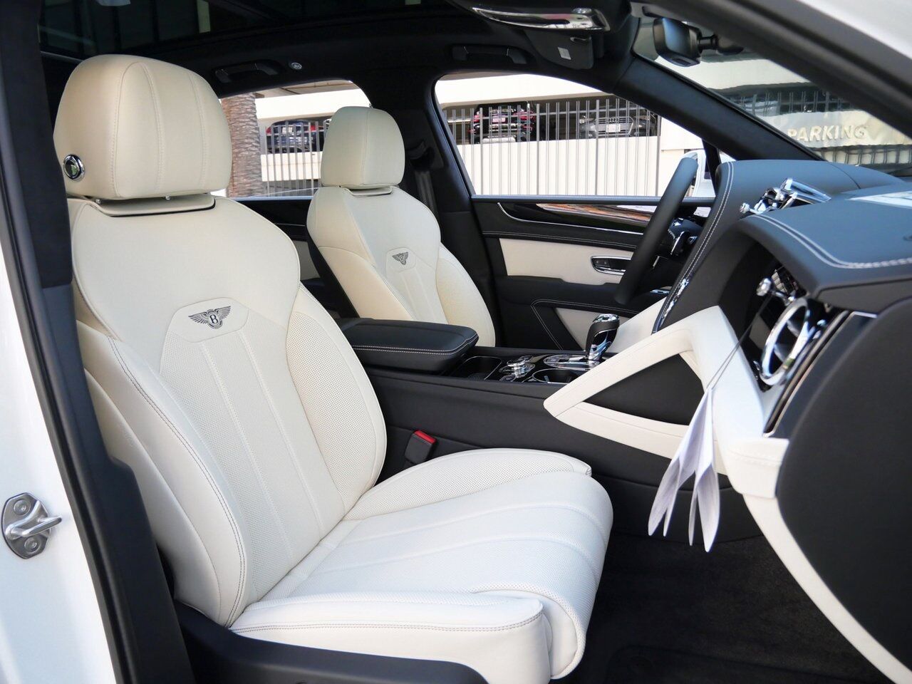 2025 Bentley Bentayga V8 Lawrence KS