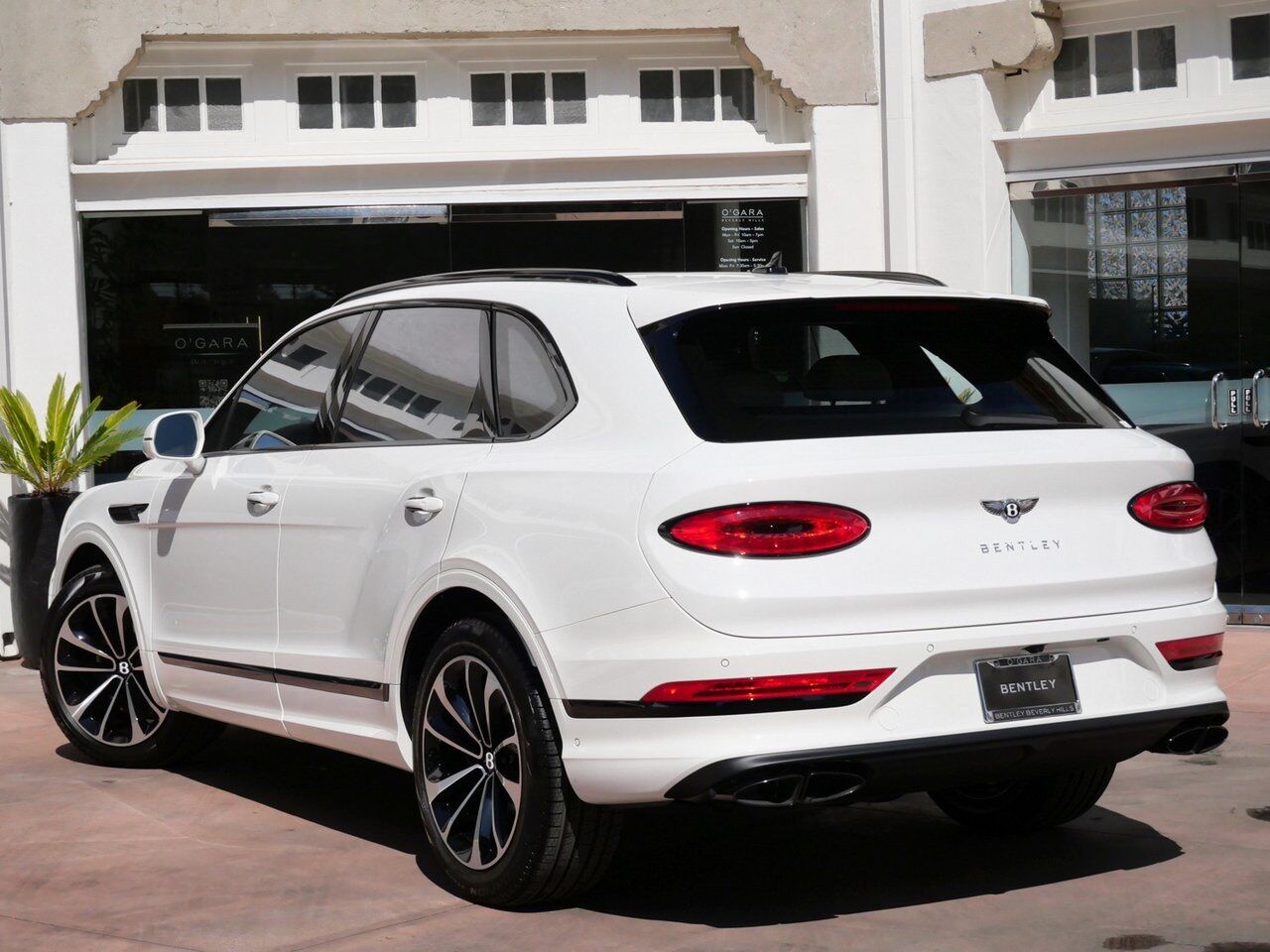 2025 Bentley Bentayga V8