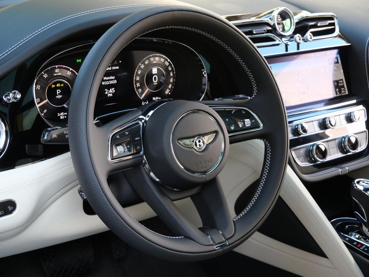 2025 Bentley Bentayga V8 Lawrence KS