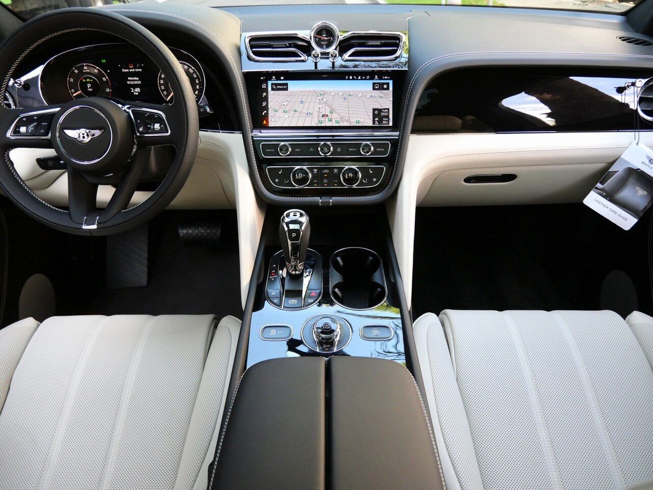 2025 Bentley Bentayga V8 Lawrence KS