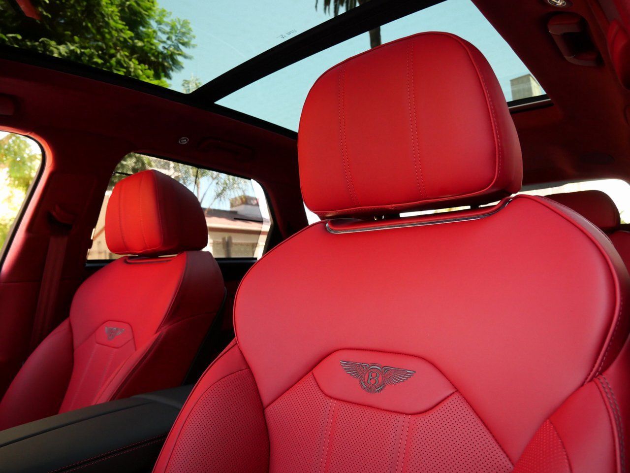 2025 Bentley Bentayga V8 Lawrence KS