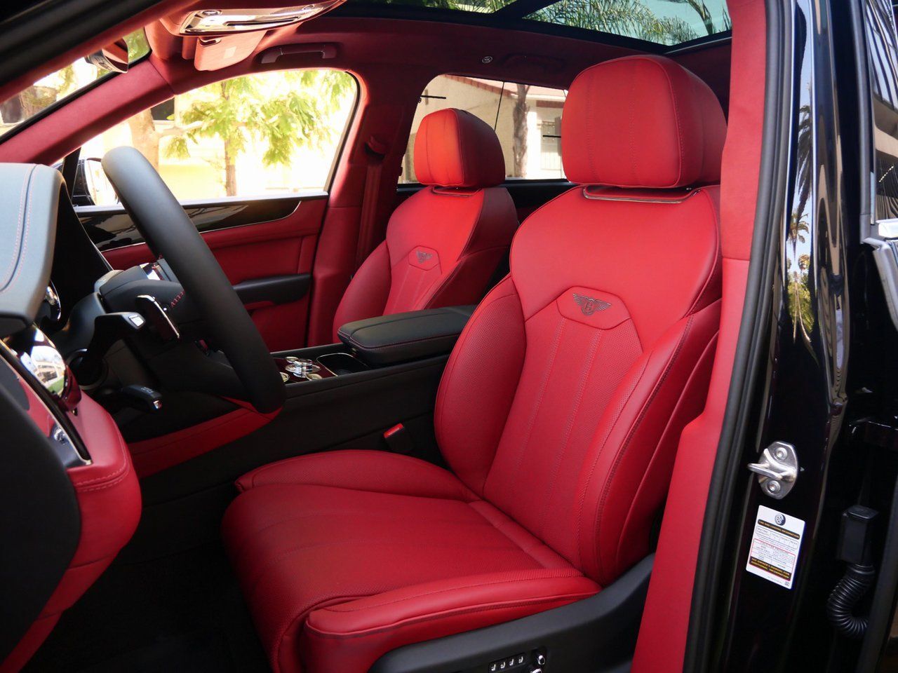 2025 Bentley Bentayga V8