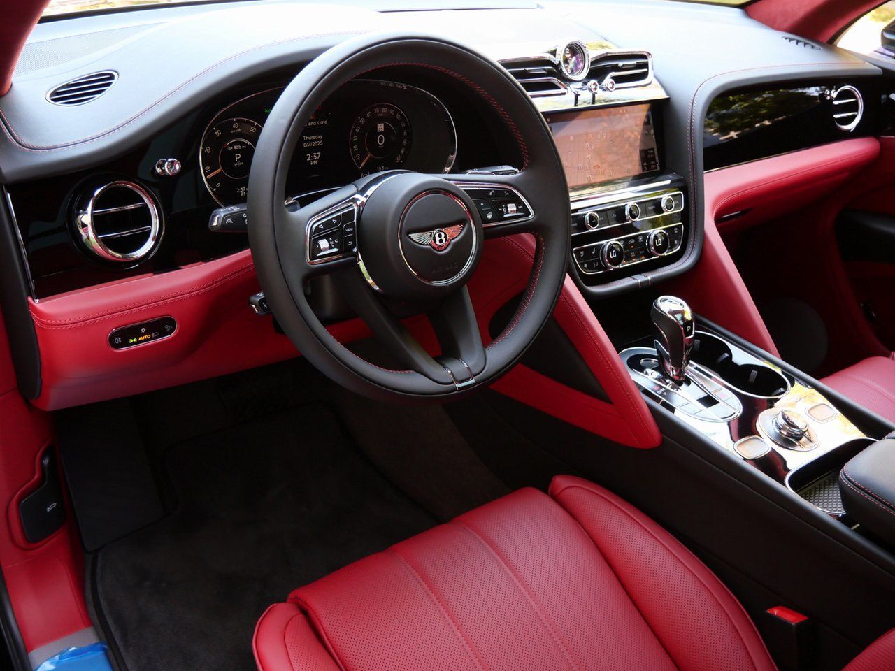 2025 Bentley Bentayga V8 Lawrence KS