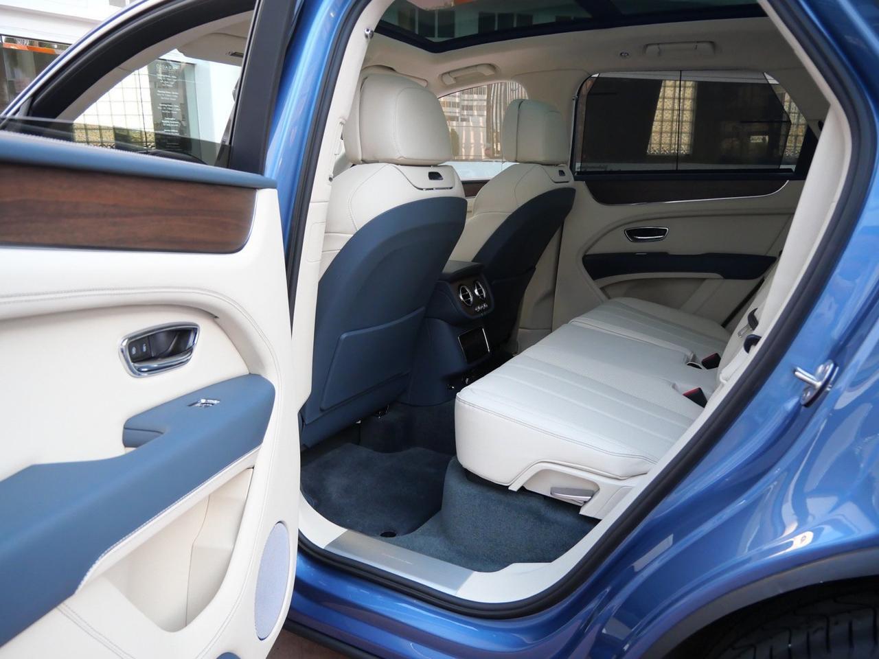 2025 Bentley Bentayga V8 Lawrence KS