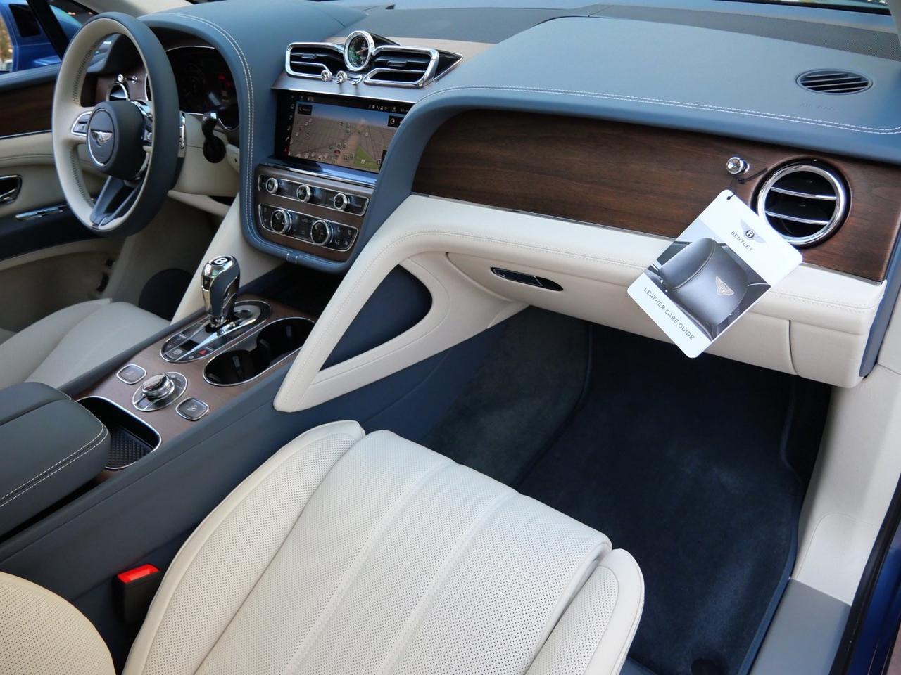 2025 Bentley Bentayga V8 Lawrence KS