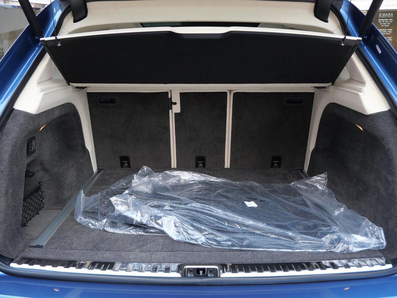 2025 Bentley Bentayga V8 Lawrence KS