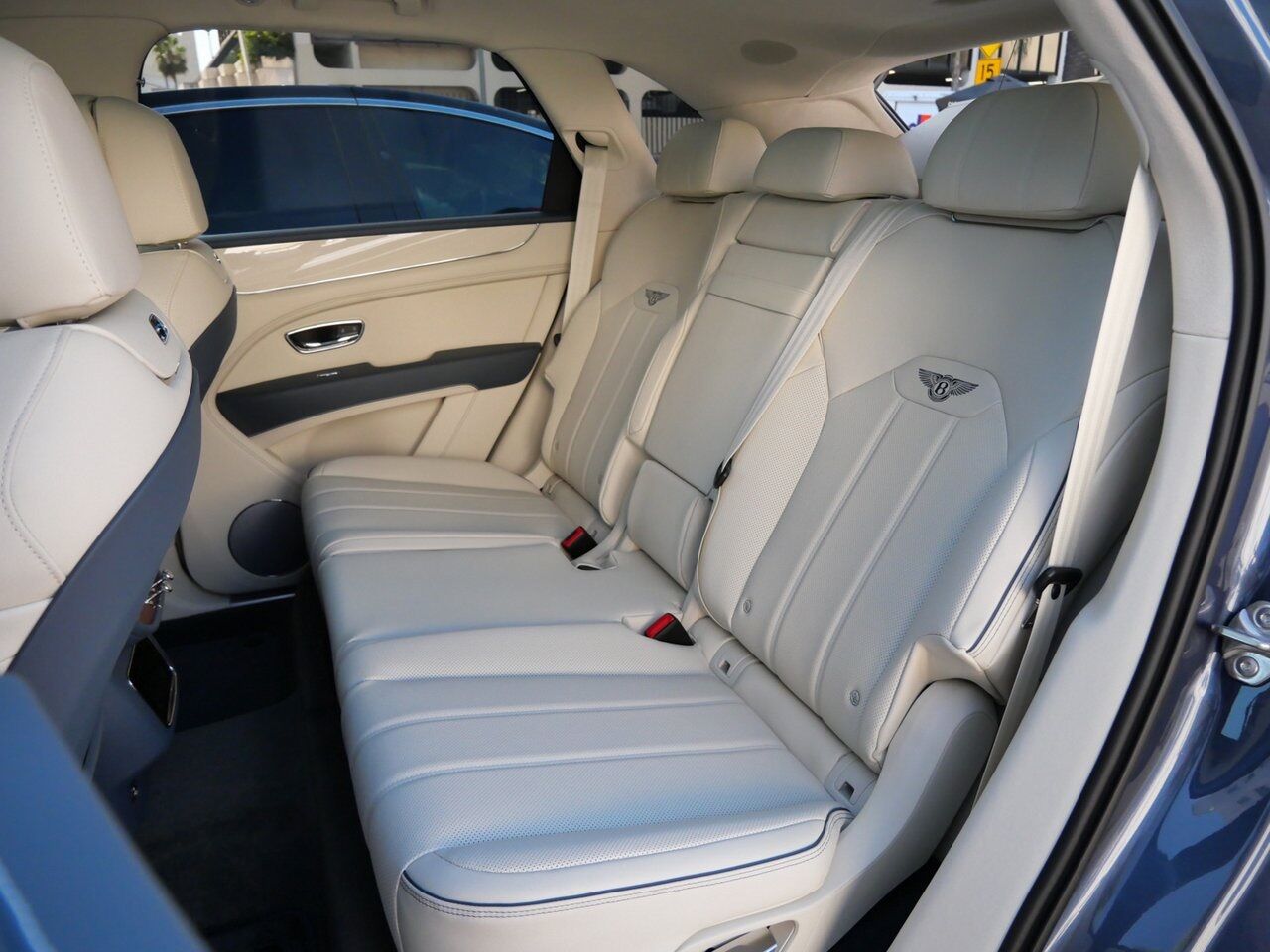2025 Bentley Bentayga V8 Lawrence KS