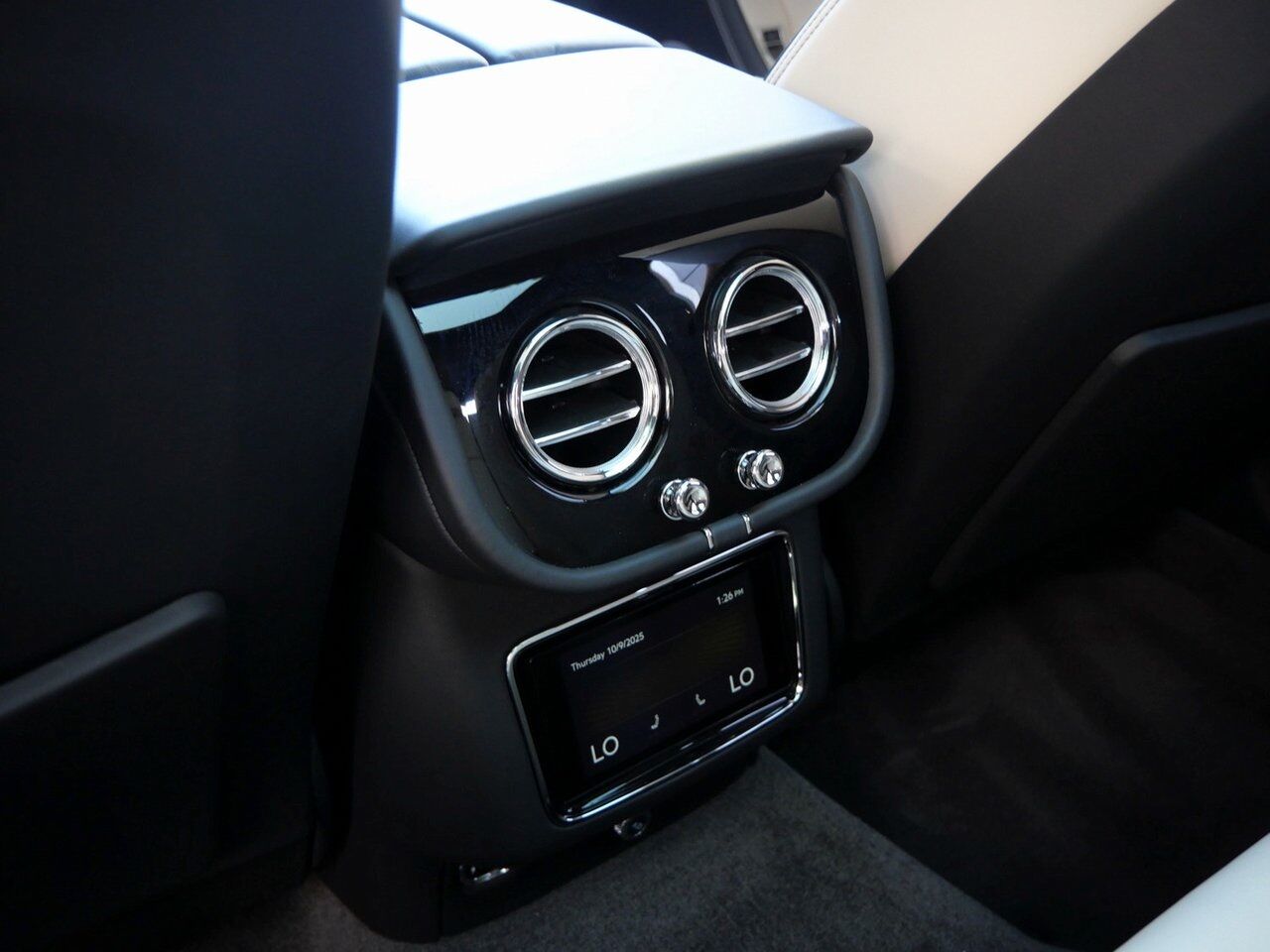 2025 Bentley Bentayga V8 Lawrence KS