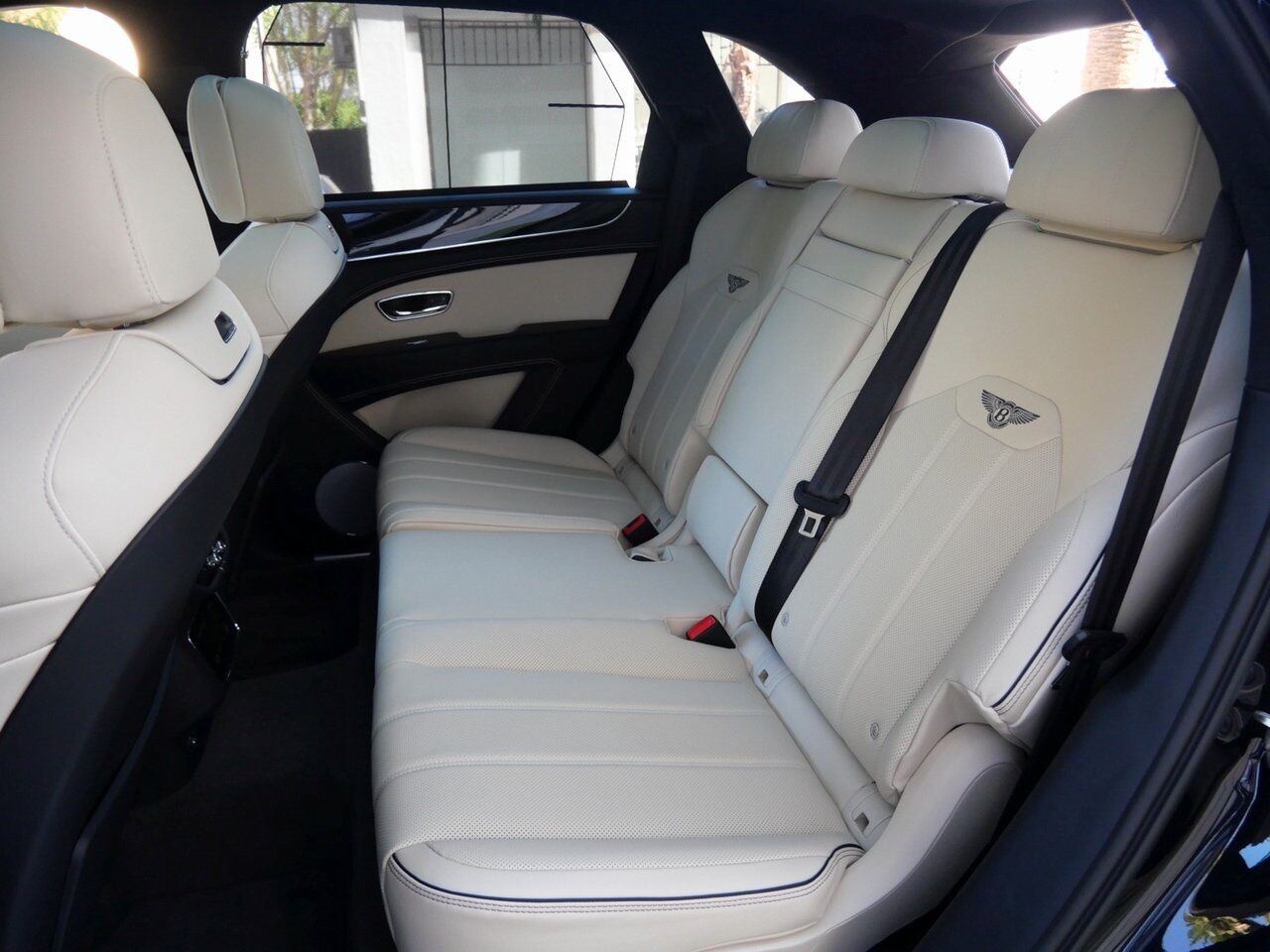 2025 Bentley Bentayga V8 Lawrence KS