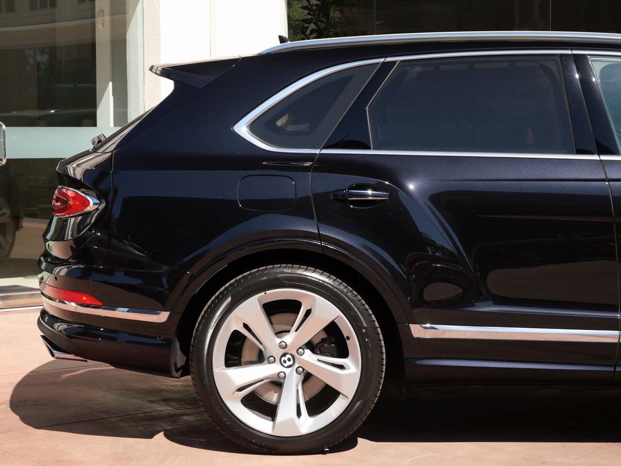 2025 Bentley Bentayga V8 Lawrence KS
