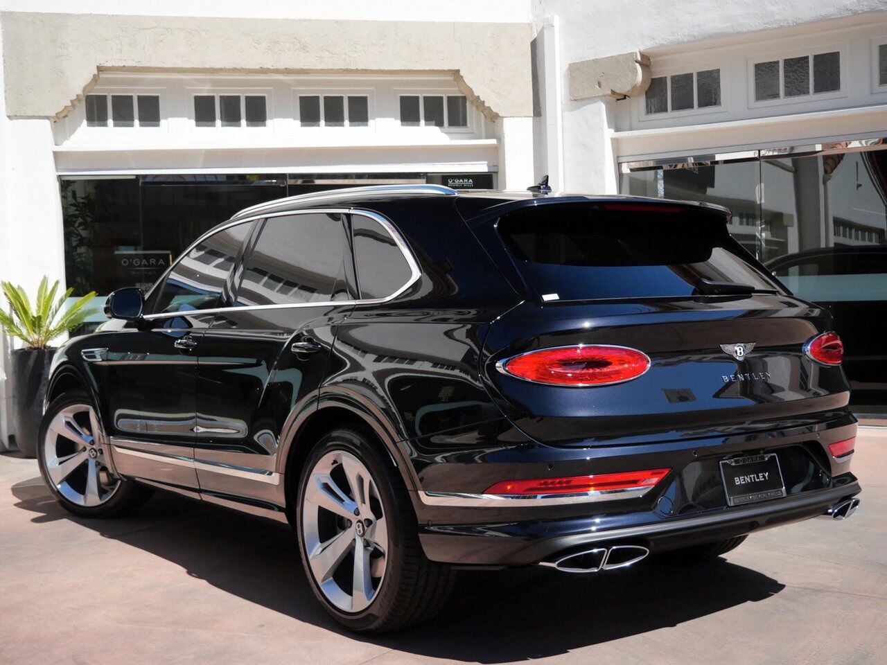 2025 Bentley Bentayga V8