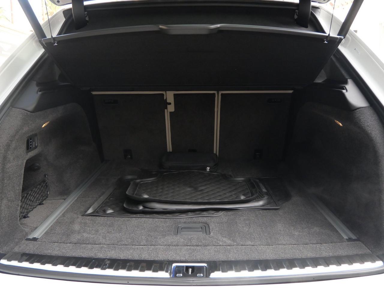 2025 Bentley Bentayga V8 Lawrence KS