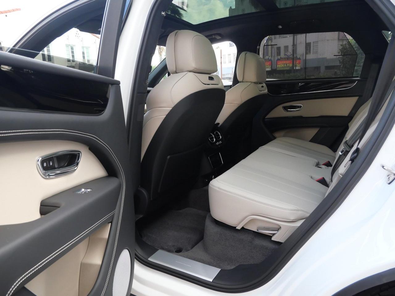 2025 Bentley Bentayga V8 Lawrence KS