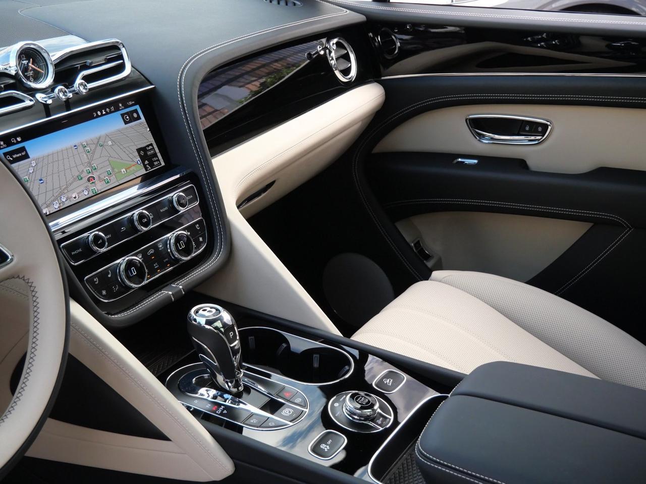 2025 Bentley Bentayga V8 Lawrence KS