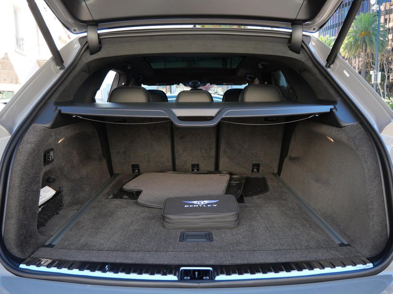 2025 Bentley Bentayga V8 Lawrence KS