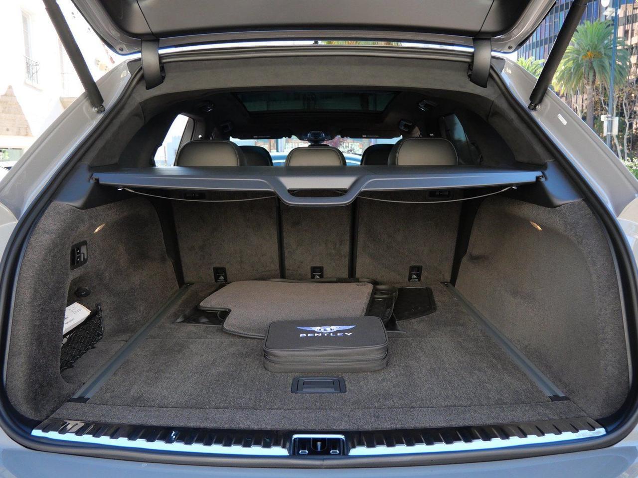 2025 Bentley Bentayga V8 Lawrence KS