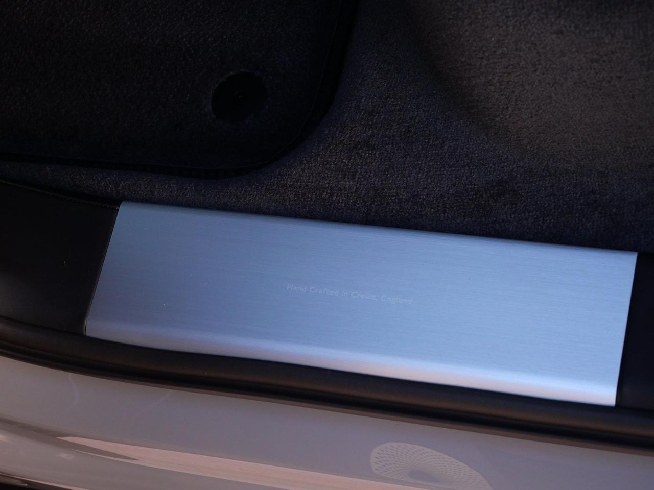 2025 Bentley Bentayga V8 Lawrence KS