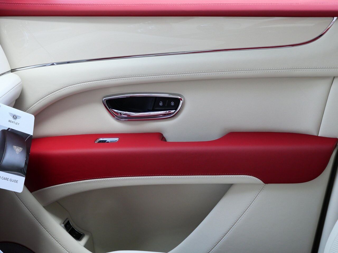 2025 Bentley Bentayga V8 Lawrence KS