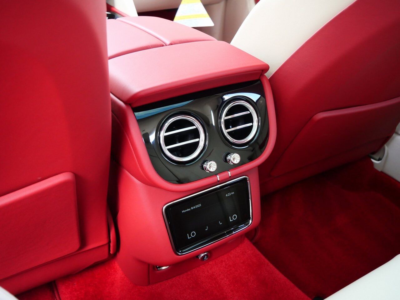 2025 Bentley Bentayga V8 Lawrence KS