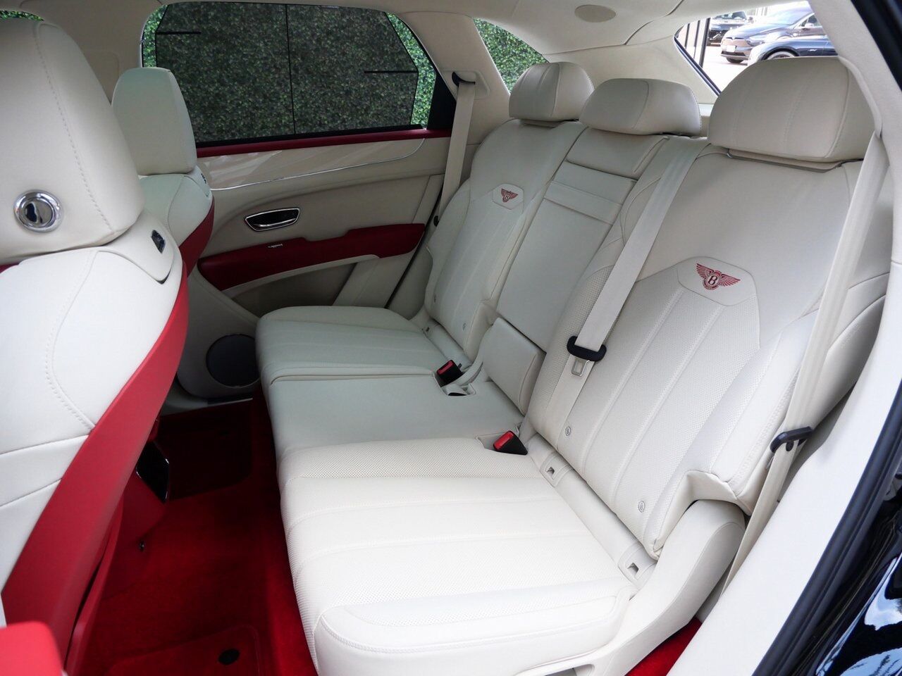 2025 Bentley Bentayga V8 Lawrence KS