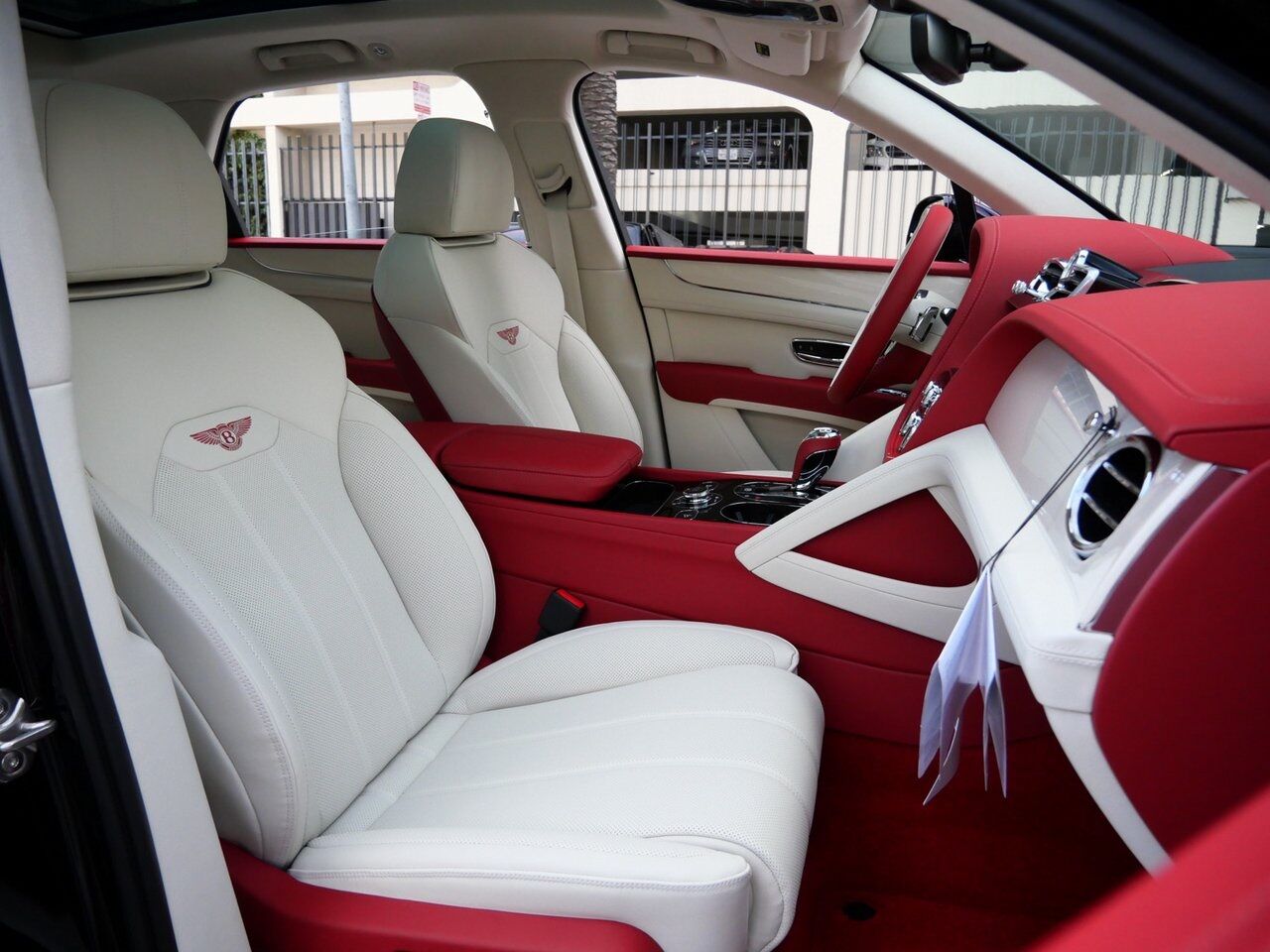 2025 Bentley Bentayga V8 Lawrence KS