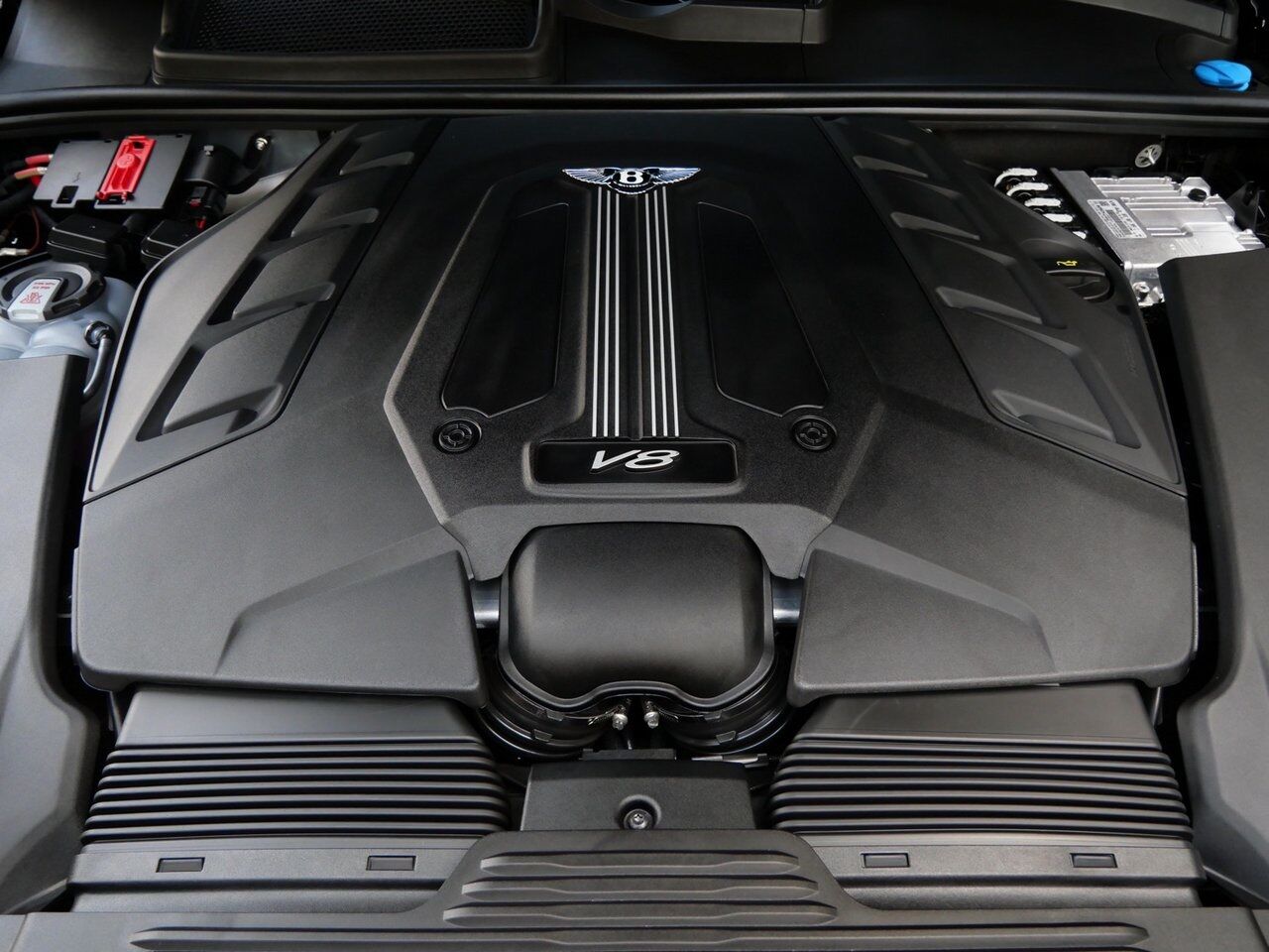 2025 Bentley Bentayga V8 Lawrence KS