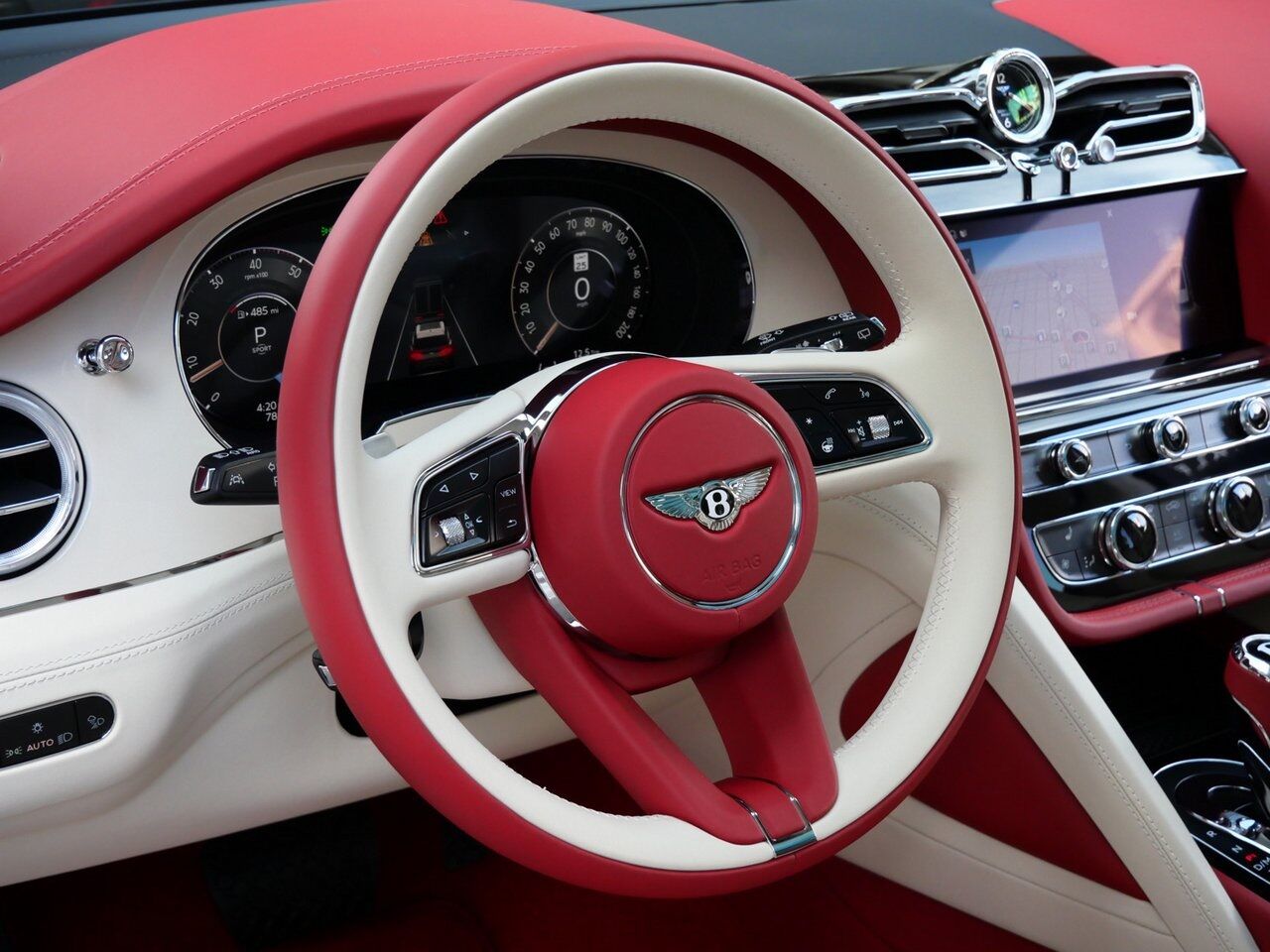 2025 Bentley Bentayga V8 Lawrence KS