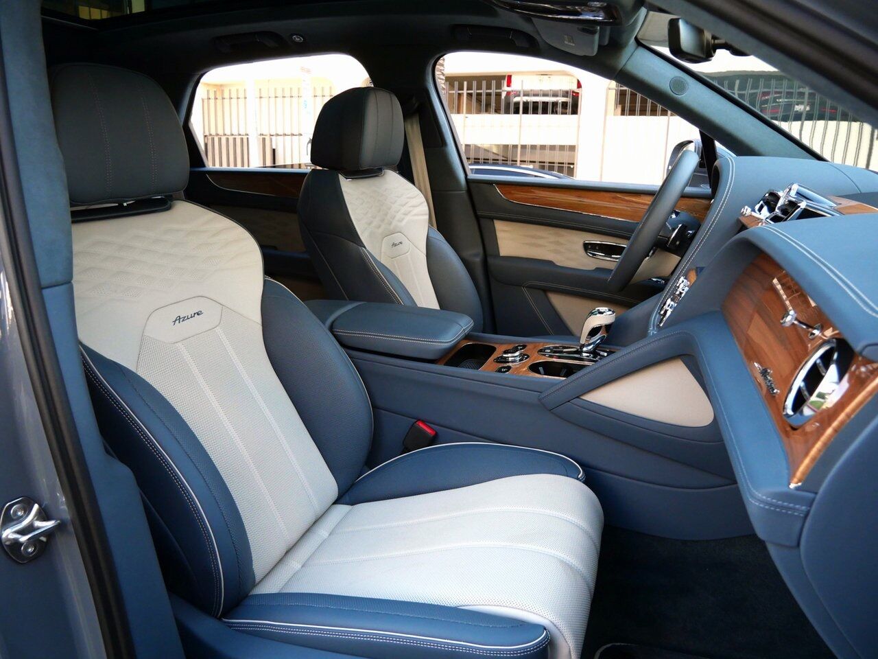 2025 Bentley Bentayga V8 Lawrence KS