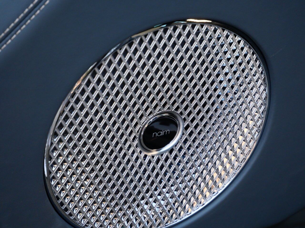 2025 Bentley Bentayga V8 Lawrence KS