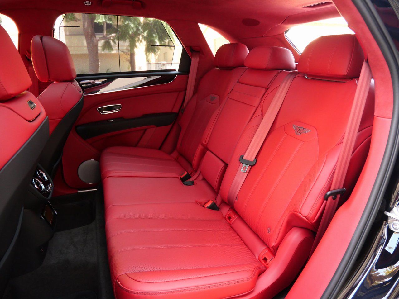 2025 Bentley Bentayga V8 Lawrence KS