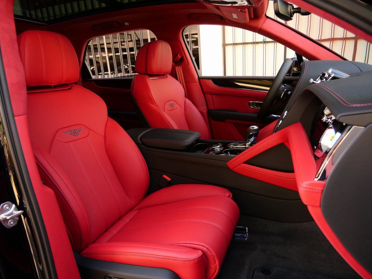 2025 Bentley Bentayga V8 Lawrence KS