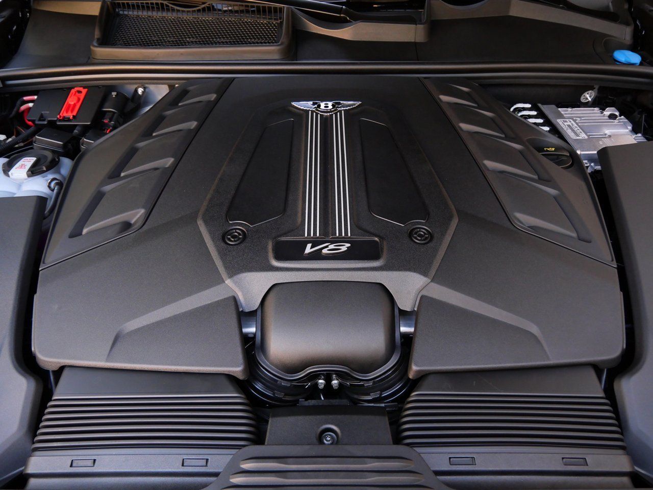 2025 Bentley Bentayga V8 Lawrence KS