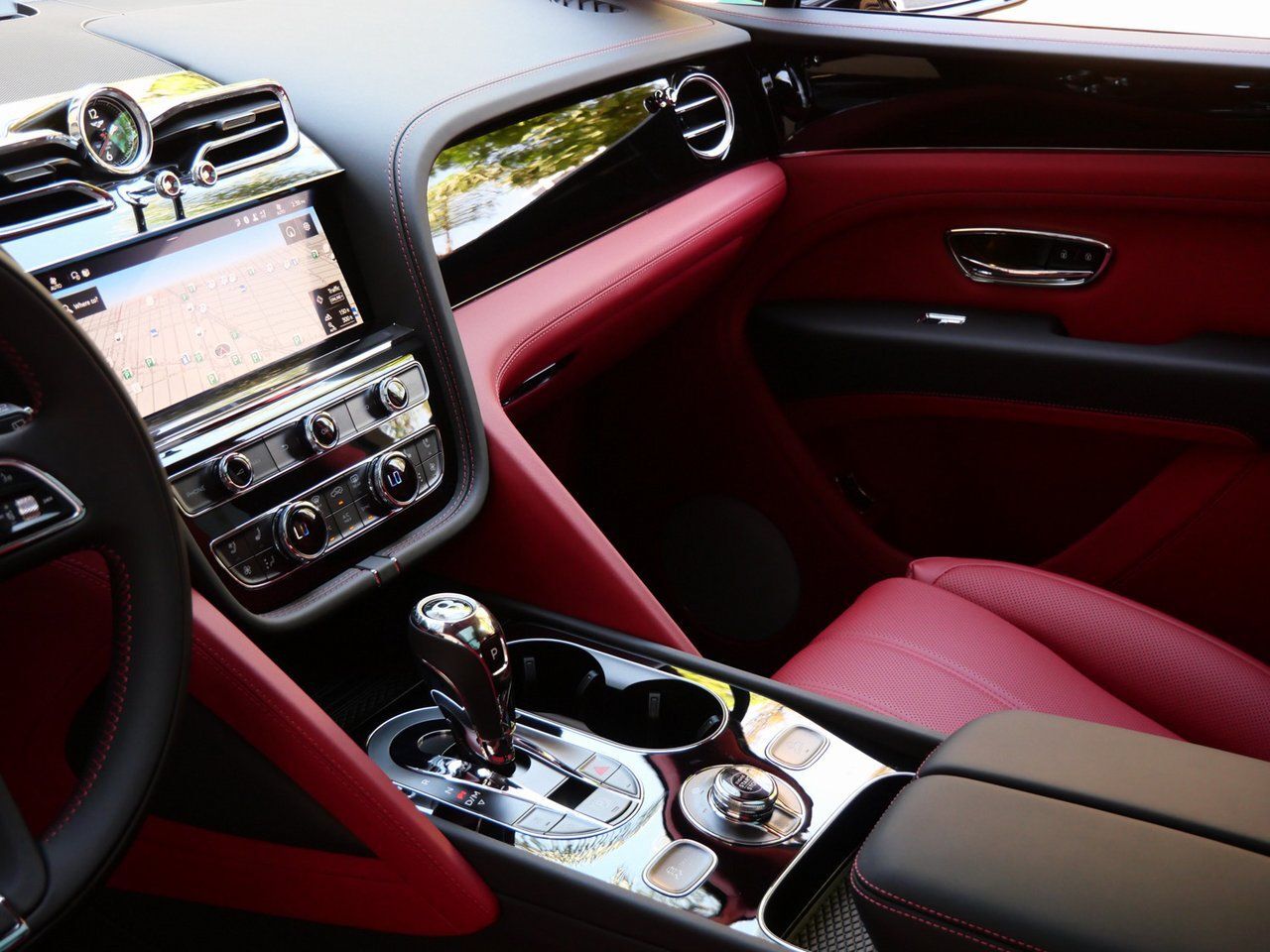 2025 Bentley Bentayga V8 Lawrence KS