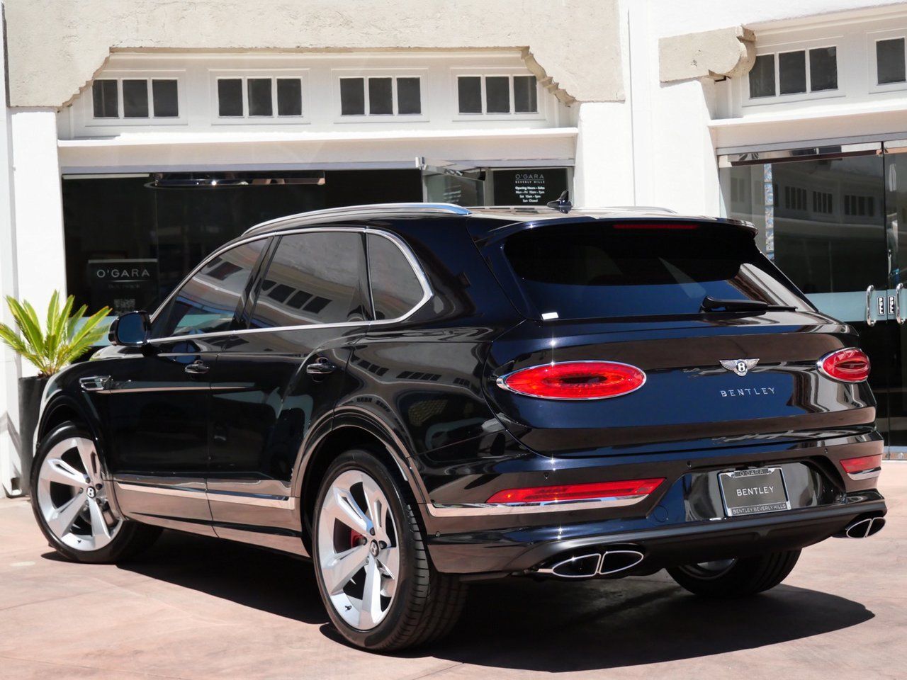 2025 Bentley Bentayga V8