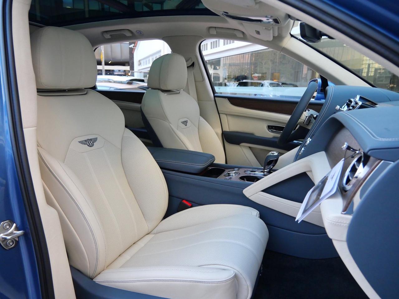 2025 Bentley Bentayga V8 Lawrence KS