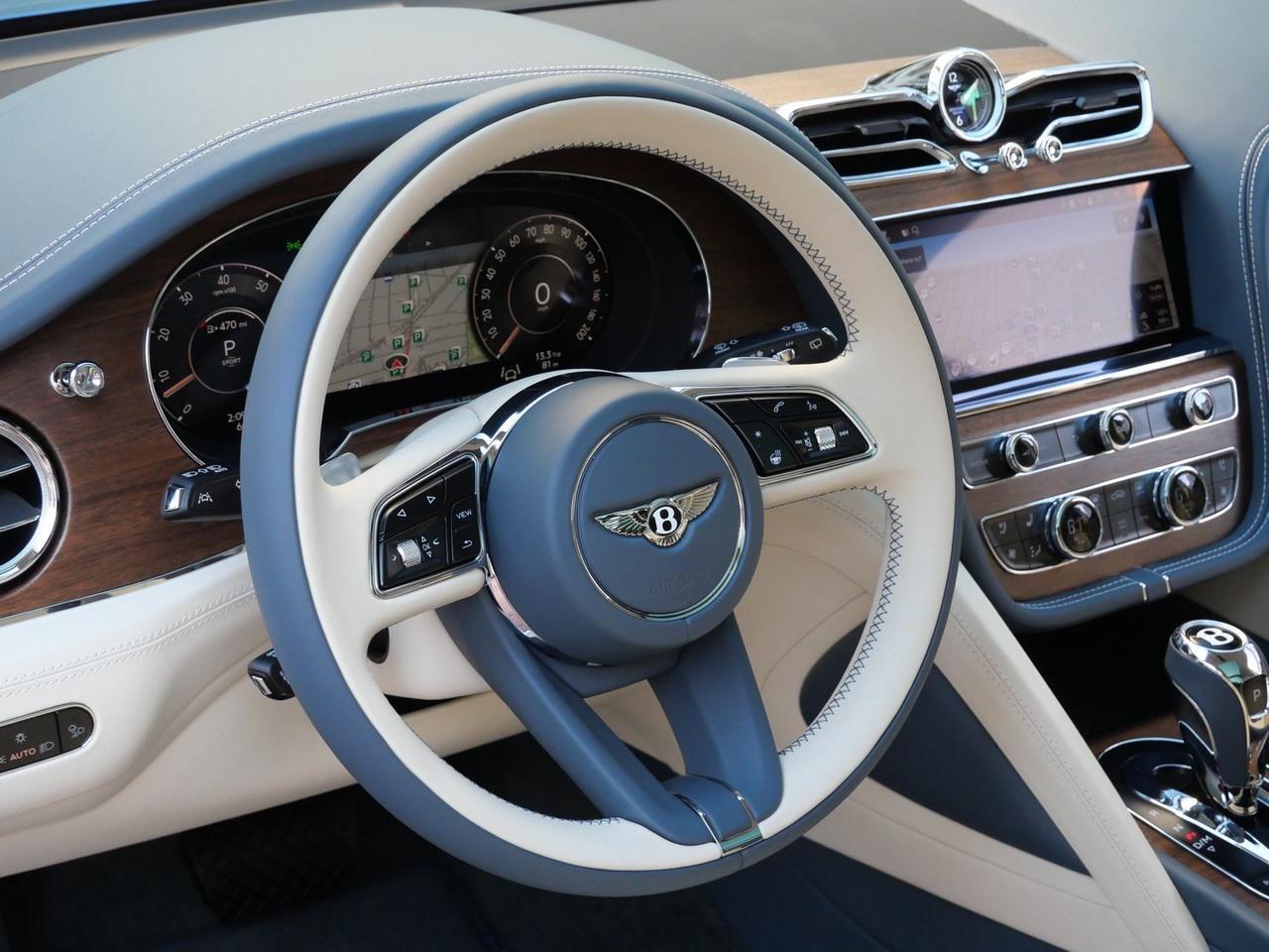 2025 Bentley Bentayga V8 Lawrence KS