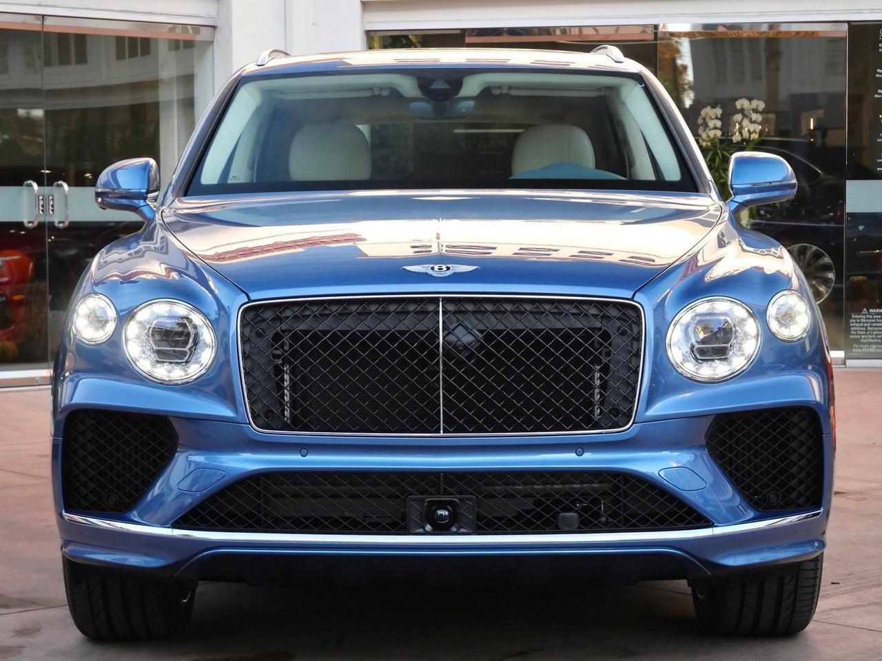 2025 Bentley Bentayga V8 Lawrence KS