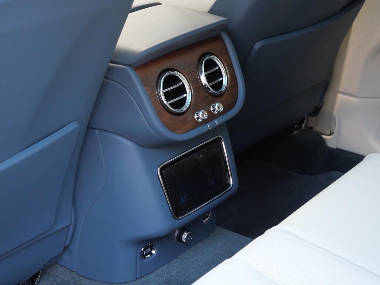 2025 Bentley Bentayga V8 Lawrence KS