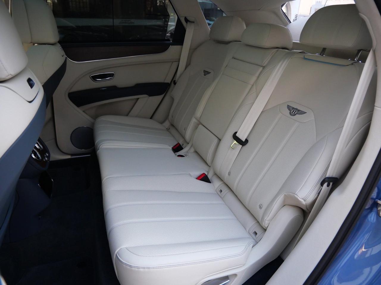 2025 Bentley Bentayga V8 Lawrence KS