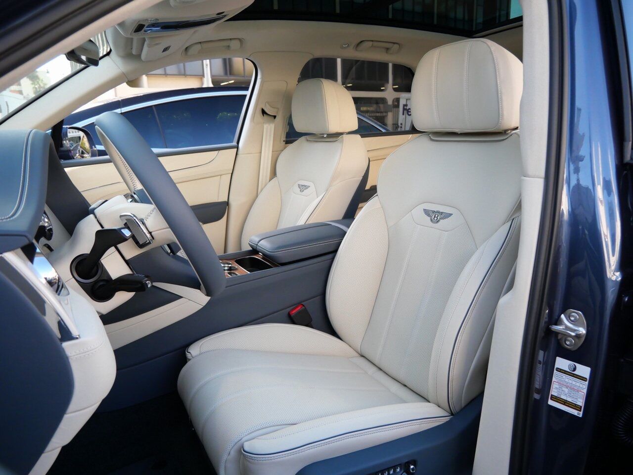 2025 Bentley Bentayga V8