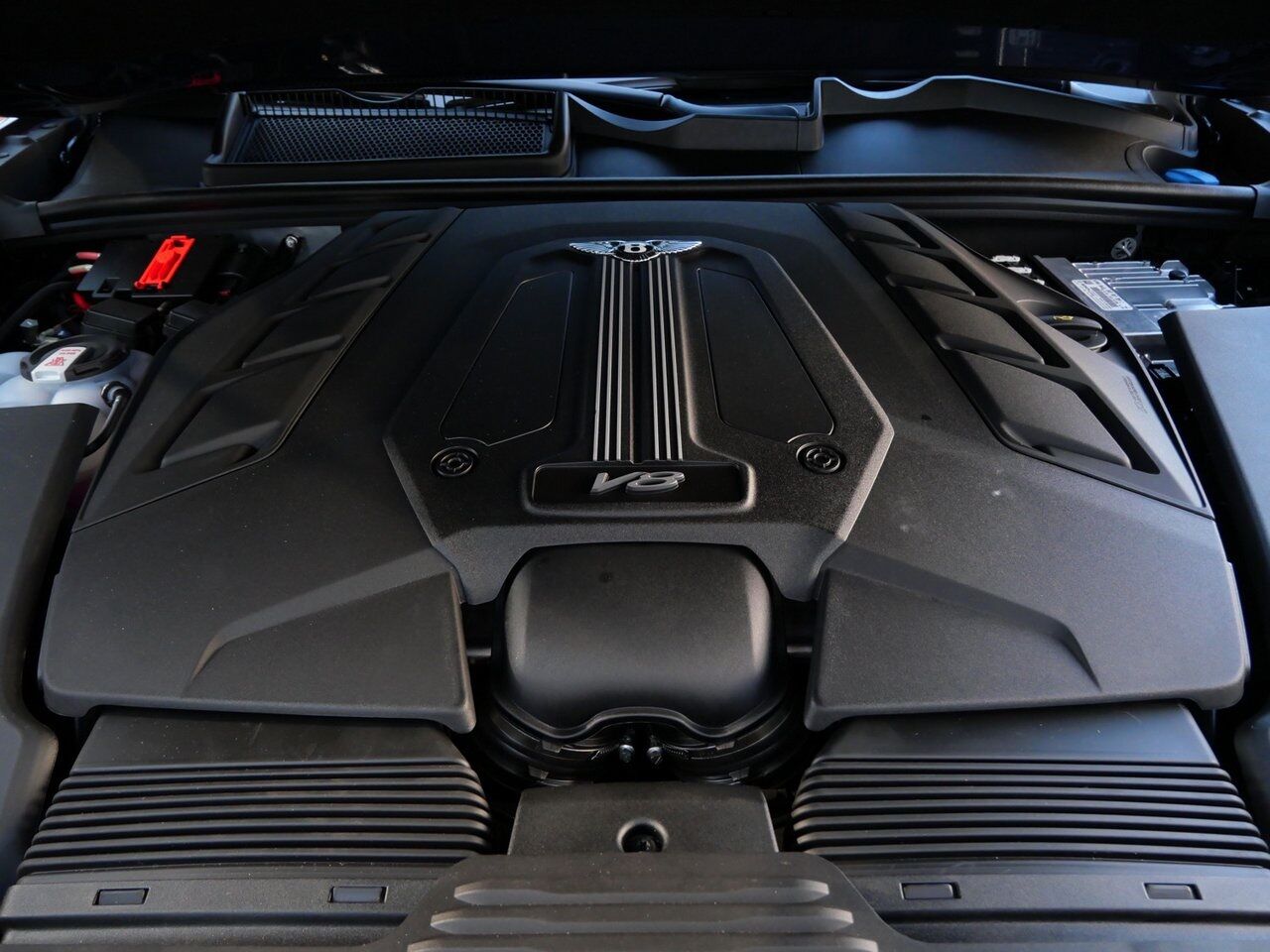 2025 Bentley Bentayga V8 Lawrence KS