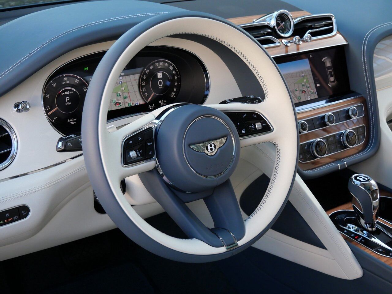 2025 Bentley Bentayga V8 Lawrence KS