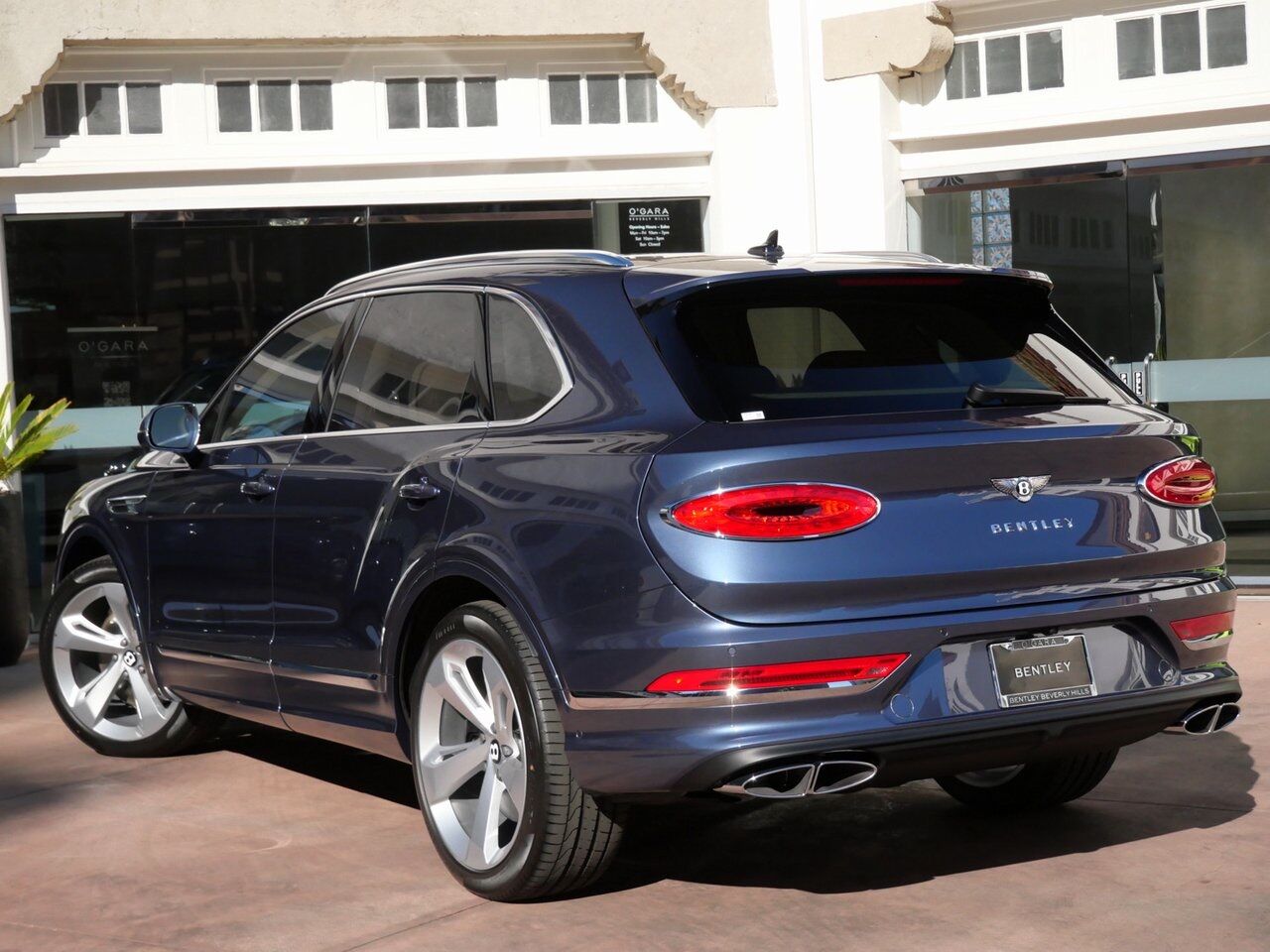 2025 Bentley Bentayga V8