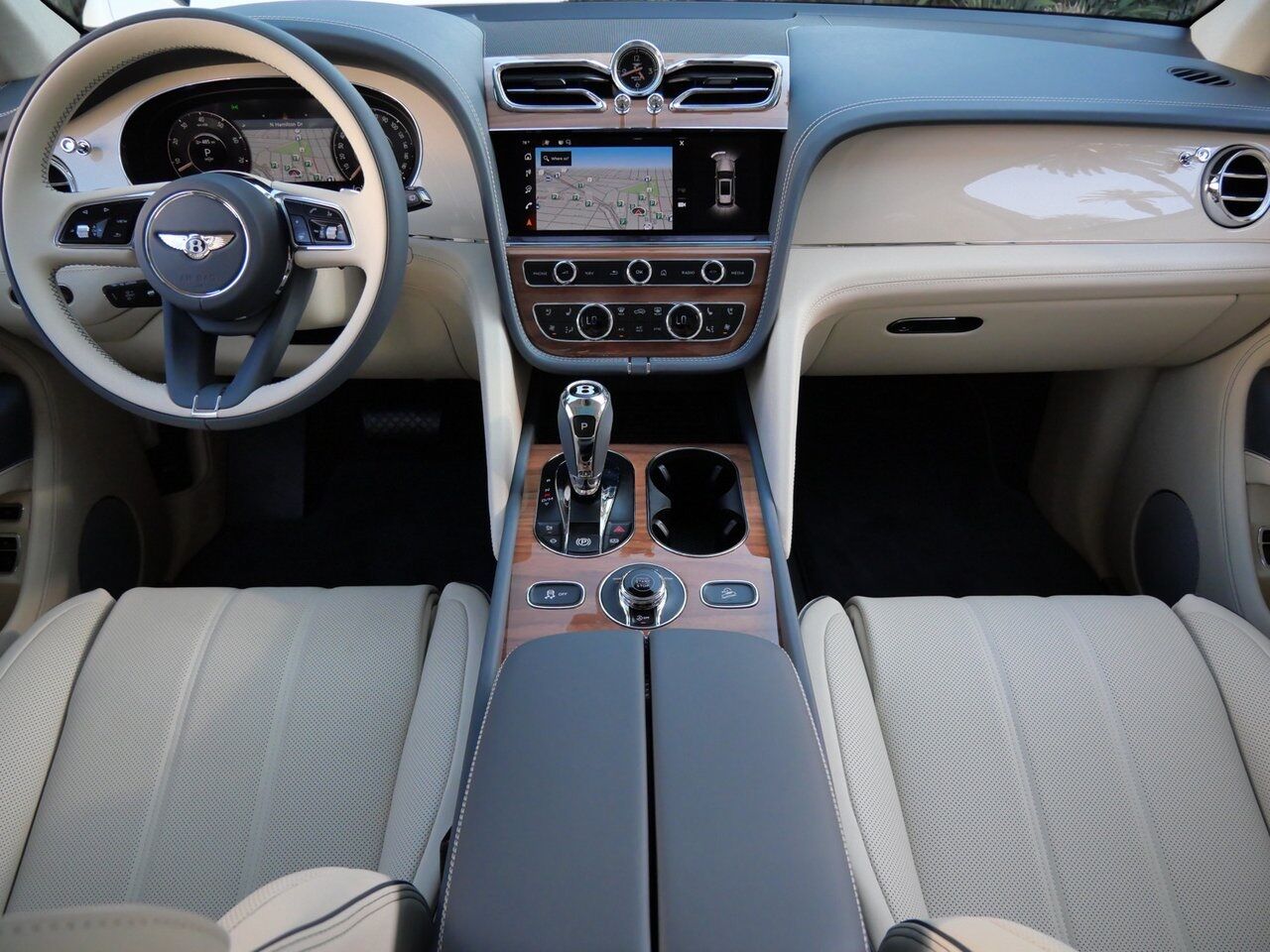 2025 Bentley Bentayga V8 Lawrence KS