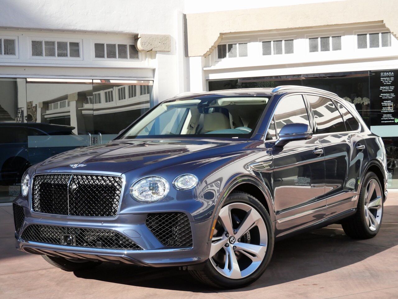 2025 Bentley Bentayga V8 Lawrence KS