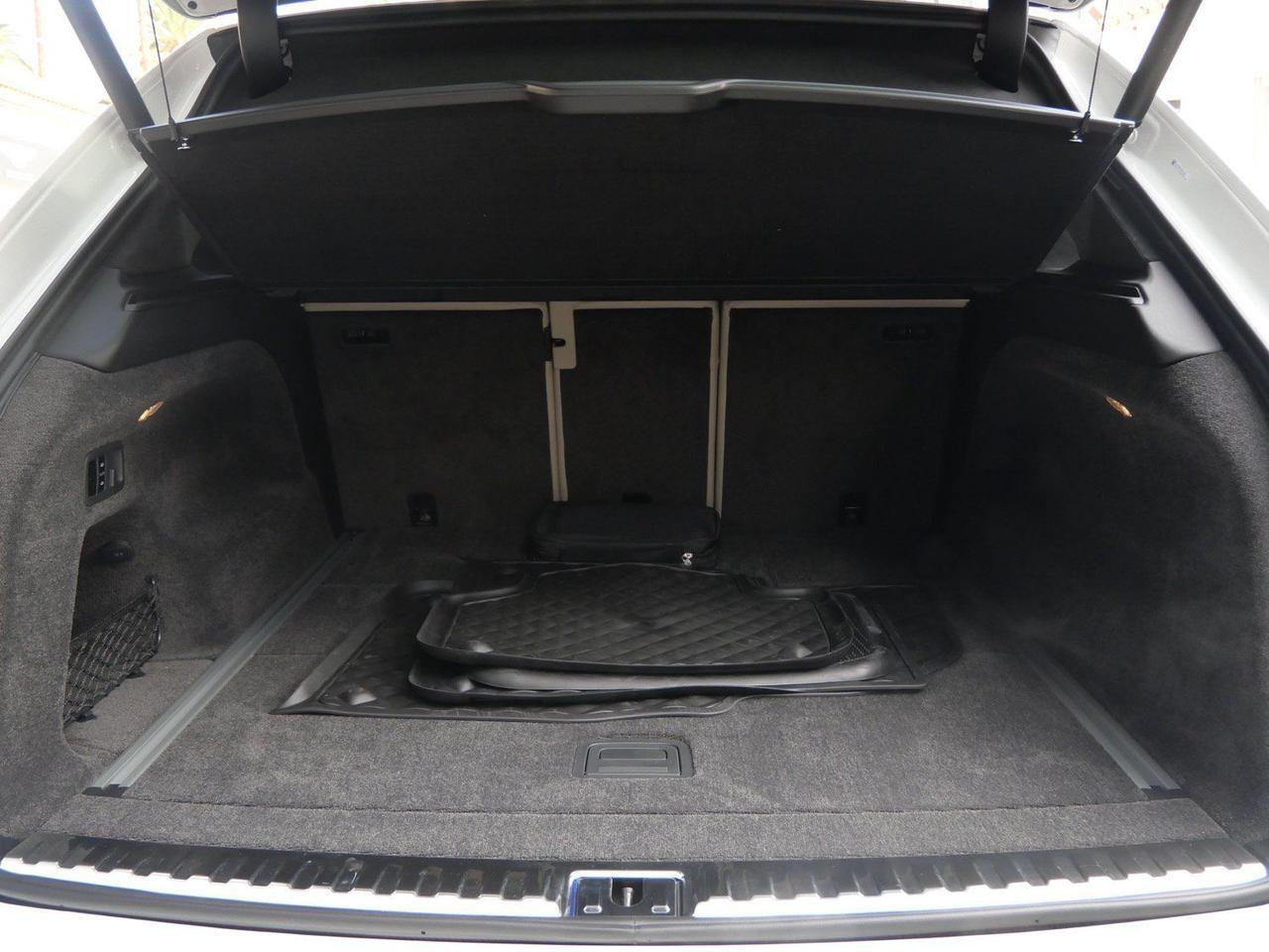 2025 Bentley Bentayga V8 V8 Lawrence KS